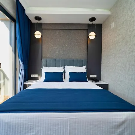 Hotel The Halcyon 2*