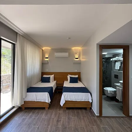 The Halcyon Hotel 2*