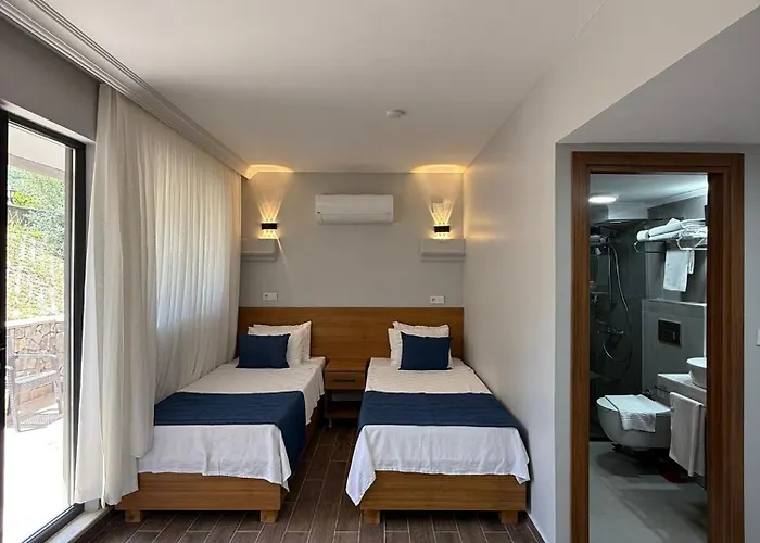 The Halcyon Hotel 2*