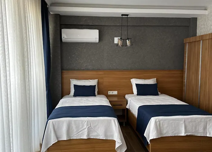 The Halcyon Отель